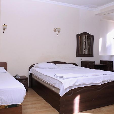 Hotel Hayat Batoumi Extérieur photo