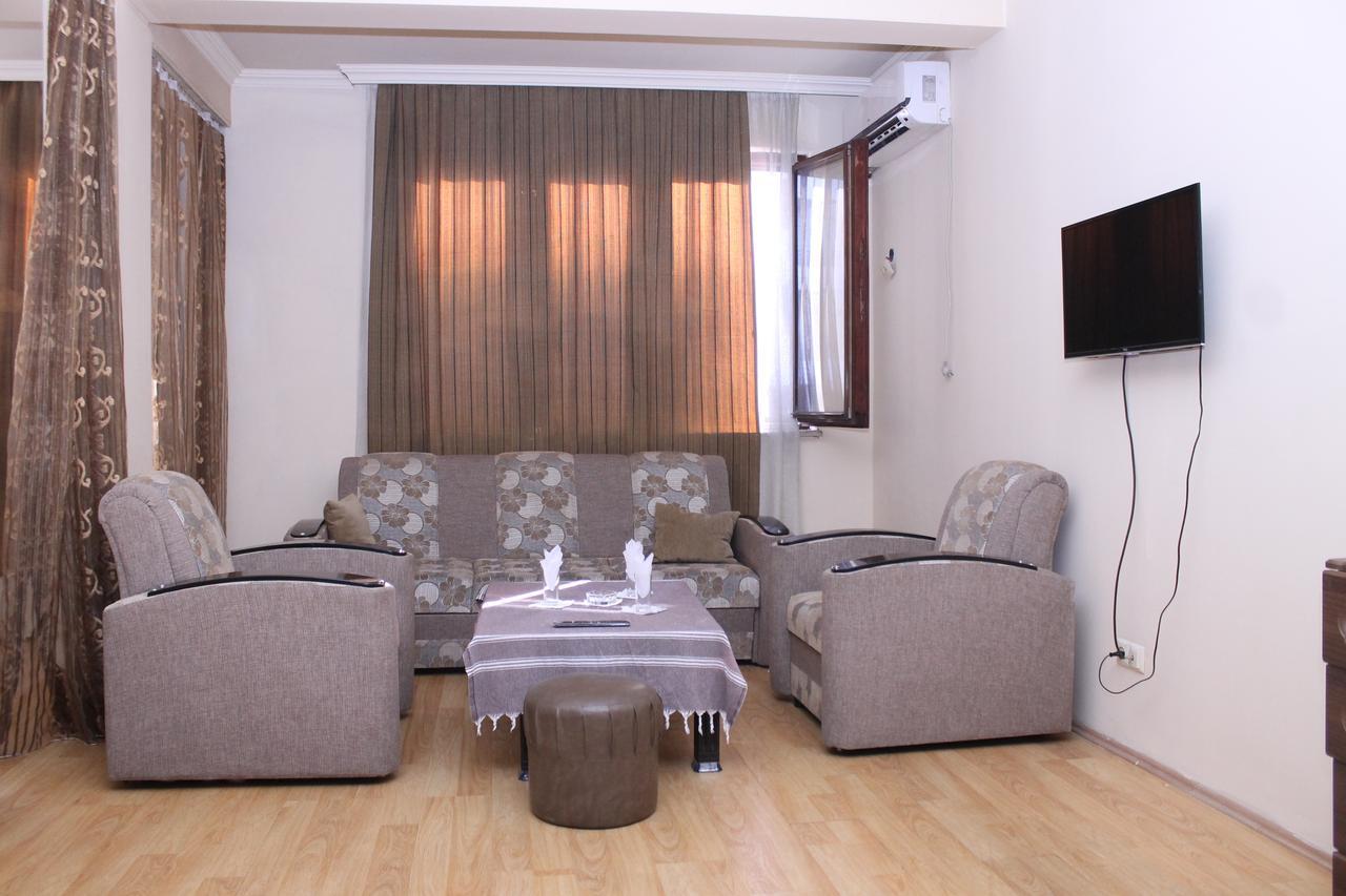 Hotel Hayat Batoumi Extérieur photo