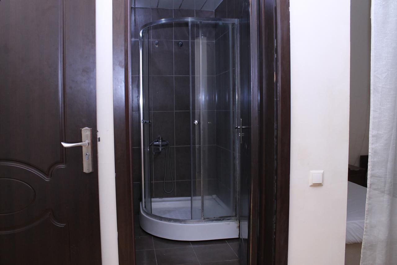 Hotel Hayat Batoumi Extérieur photo