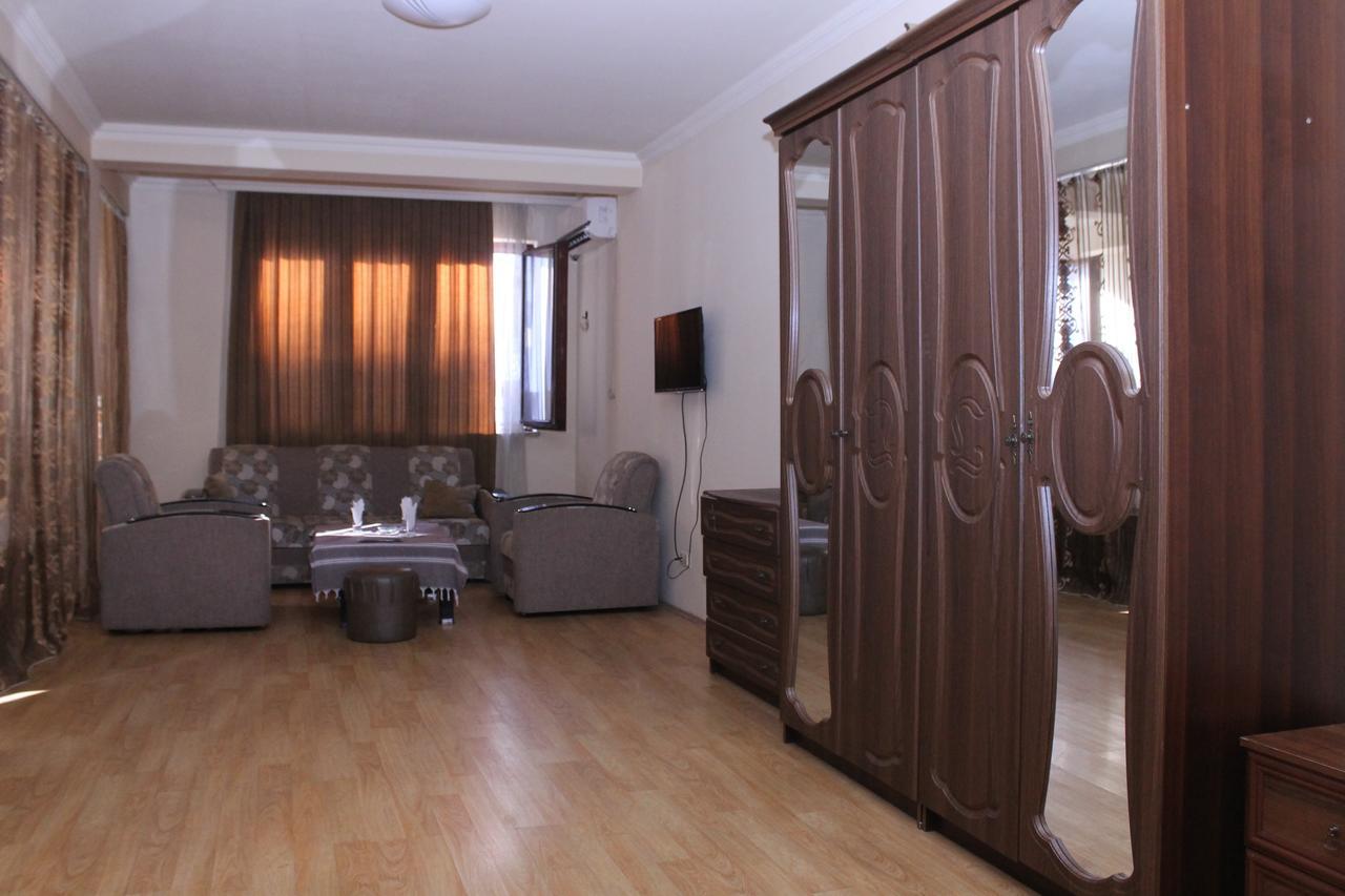 Hotel Hayat Batoumi Extérieur photo
