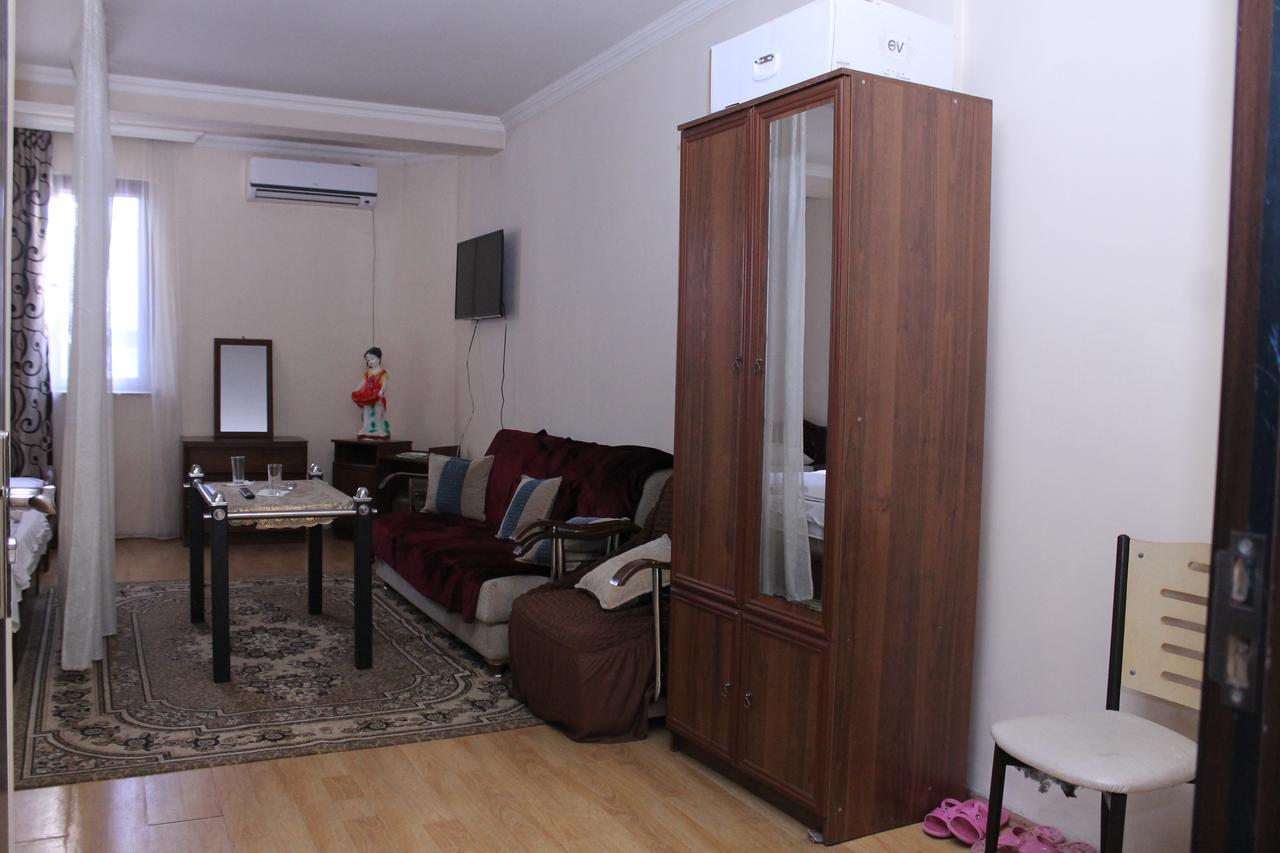 Hotel Hayat Batoumi Extérieur photo