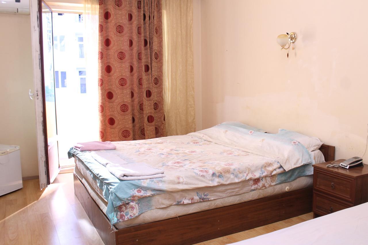 Hotel Hayat Batoumi Extérieur photo