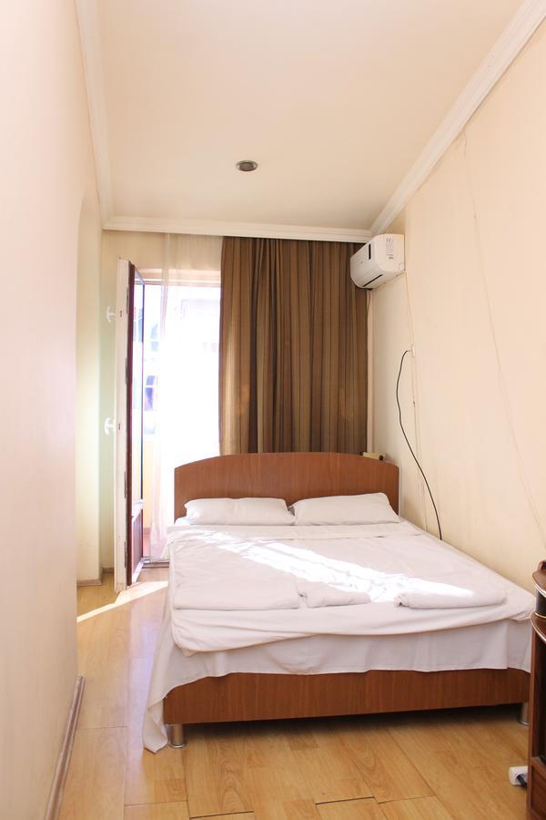 Hotel Hayat Batoumi Extérieur photo